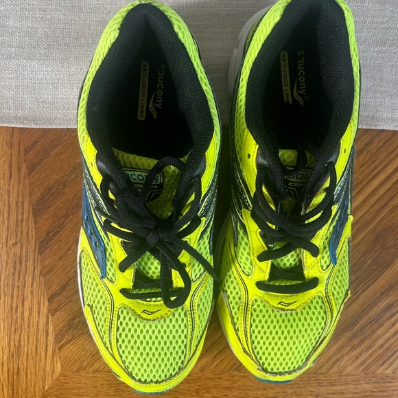 Saucony Cohesion 9 Kids Running Shoes - Neon Yellow and Black Size 7 - Picture 2 of 6